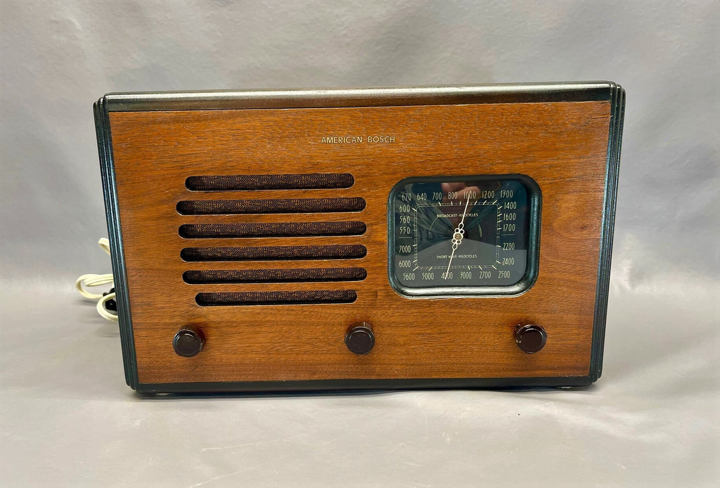 1936 American Bosch Radio Model 610A2.   Restored and Working.  FREE Shipping.  Antique Radio. Vintage Radio. Mid Century Radio.