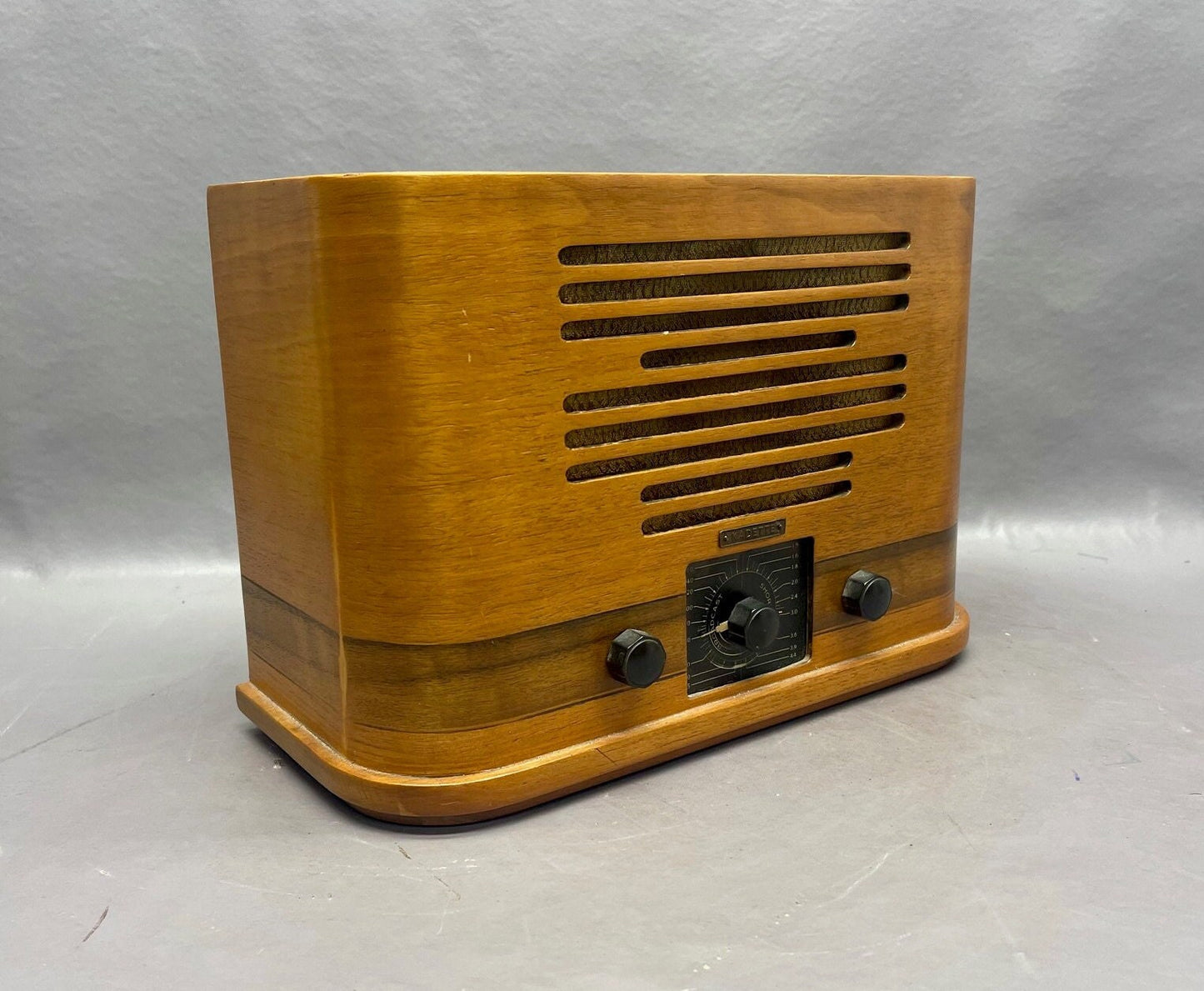 1936 Kadette Radio Model 66.  Mid Century Radio.  FREE Shipping.  Antique Radio. Vintage Radio. Mid Century Radio.