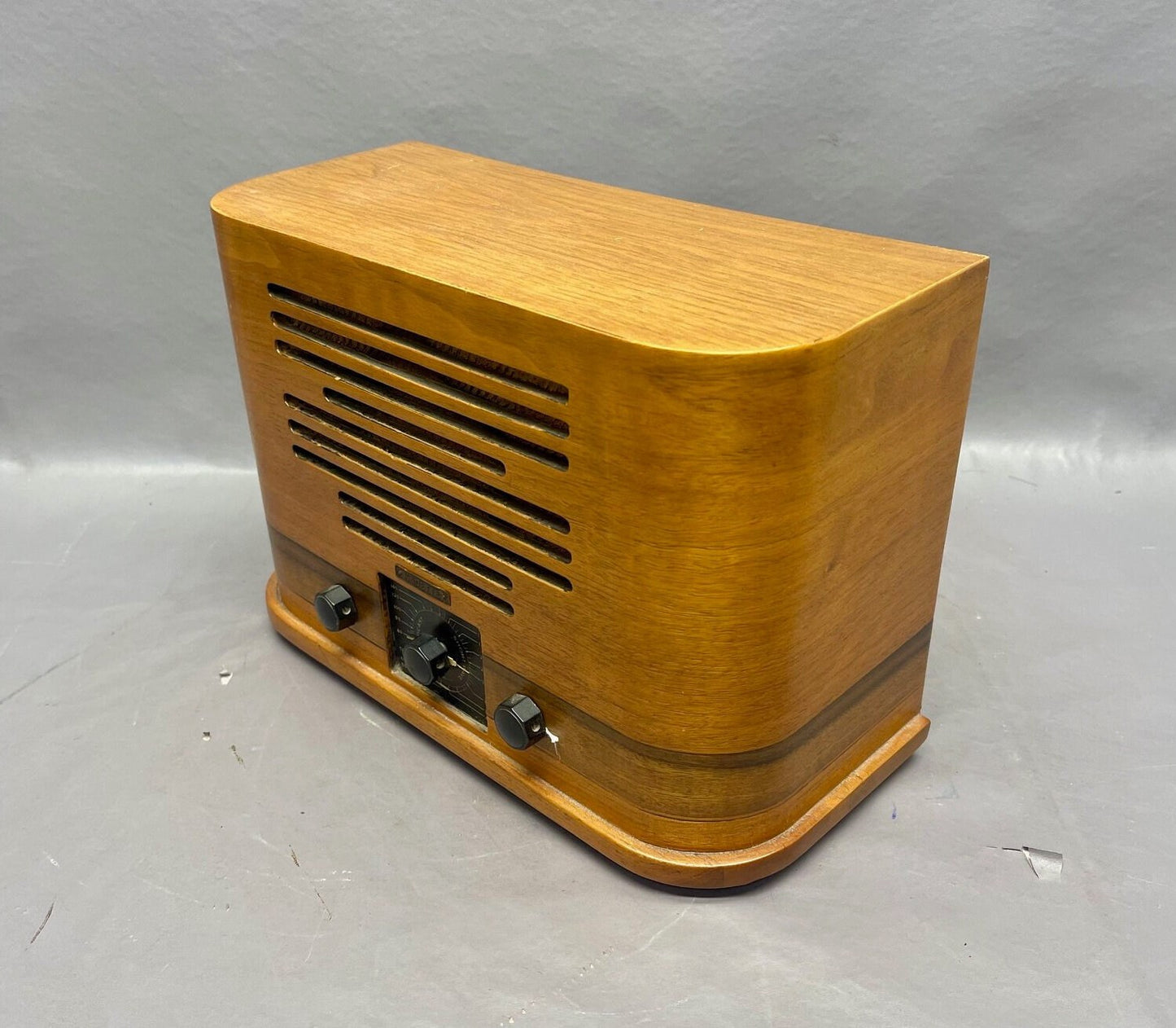 1936 Kadette Radio Model 66.  Mid Century Radio.  FREE Shipping.  Antique Radio. Vintage Radio. Mid Century Radio.