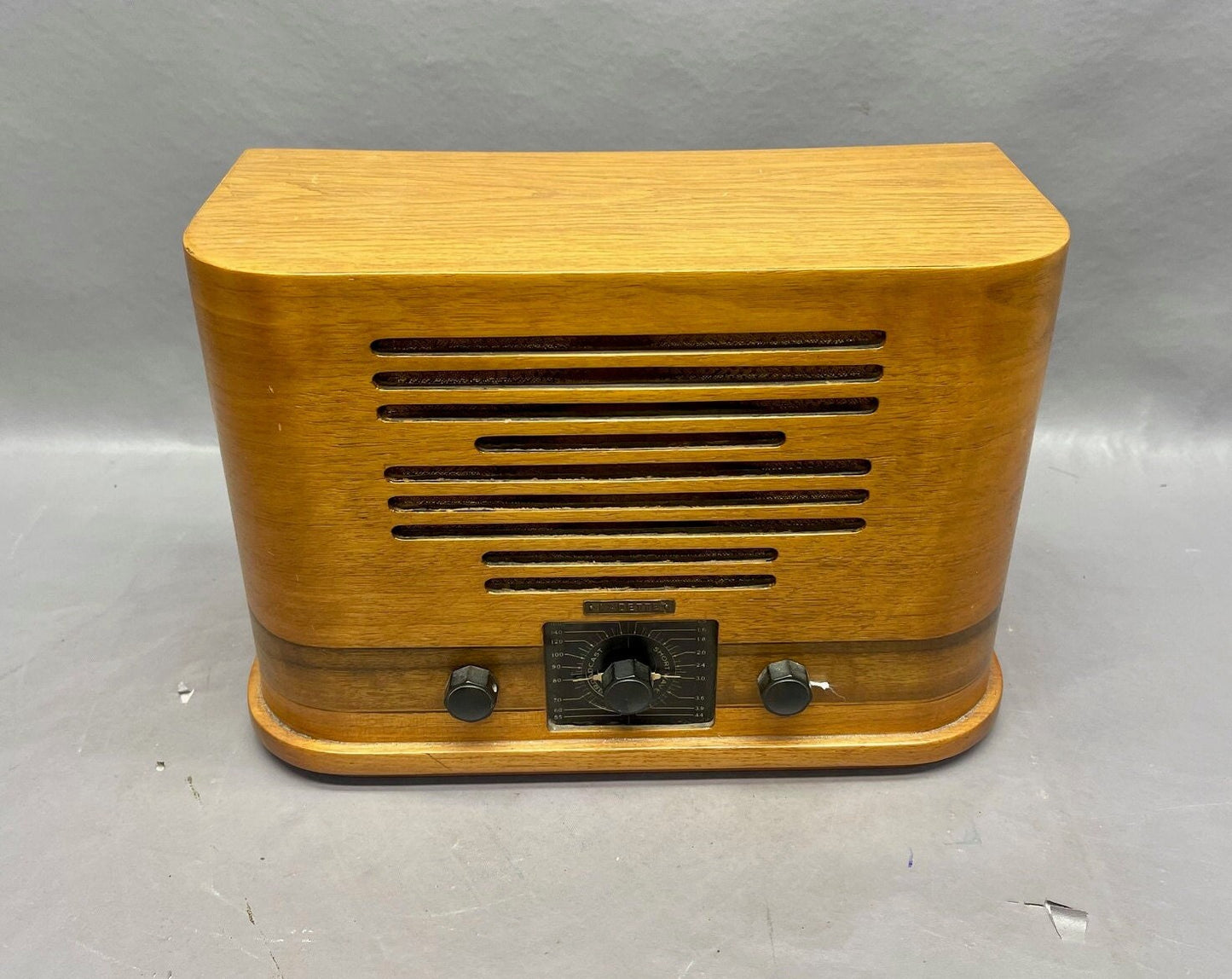 1936 Kadette Radio Model 66.  Mid Century Radio.  FREE Shipping.  Antique Radio. Vintage Radio. Mid Century Radio.