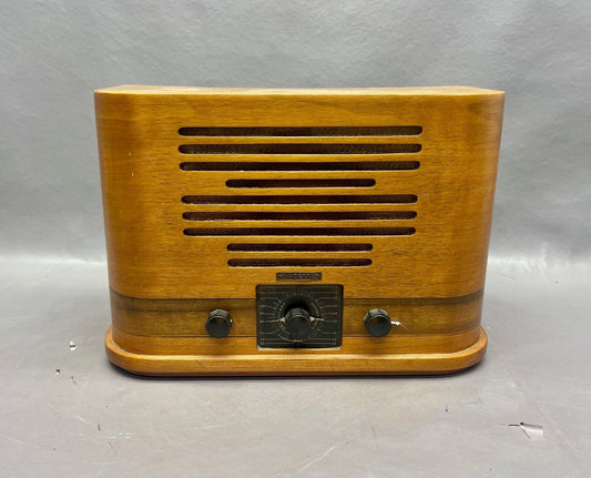 1936 Kadette Radio Model 66.  Mid Century Radio.  FREE Shipping.  Antique Radio. Vintage Radio. Mid Century Radio.