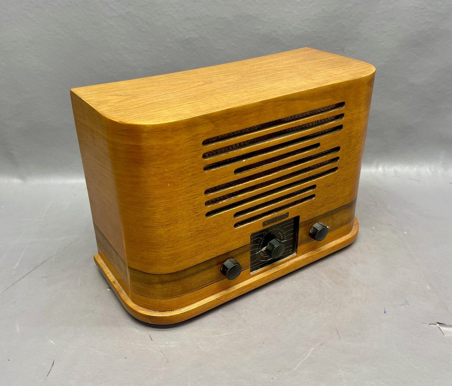 1936 Kadette Radio Model 66.  Mid Century Radio.  FREE Shipping.  Antique Radio. Vintage Radio. Mid Century Radio.